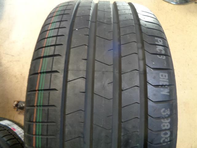 1 PIRELLI P ZERO PZ4 (T0) TESLA ELECT NCS P 285 40 19 107Y XL 3980300 TIRE BQ2