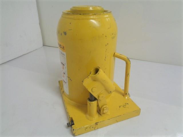 USED ENERPAC 50 TON HYDRAULIC INDUSTRIAL BOTTLE JACK 5.91" STROKE GBJ050 R28