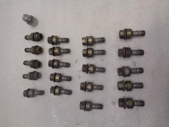 Used 911 PORSCHE 2 1/4"L 1/2"W LUG NUT 20 PIECE SET R25T6