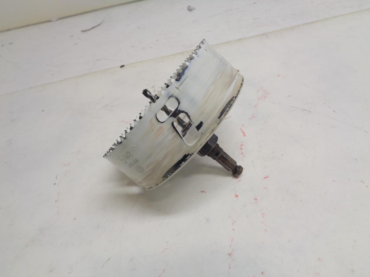 USED HOLE SAW DRILL BIT 5-1/2" (140mm) DIAMETER R22T8