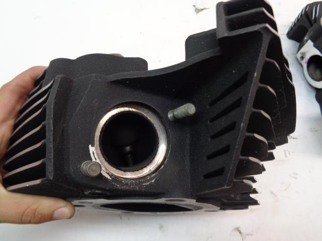 1 USED PAIR OF HARLEY DAVIDSON ROAD KING 2006 CYLINDER HEADS R16