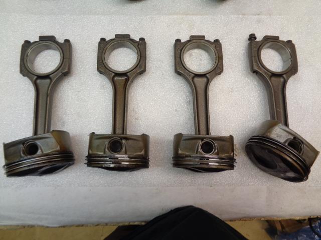 USED 8-PC SET PORSCHE 996 CONNECTING RODS W/ 7 PISTONS 9481031105R R24