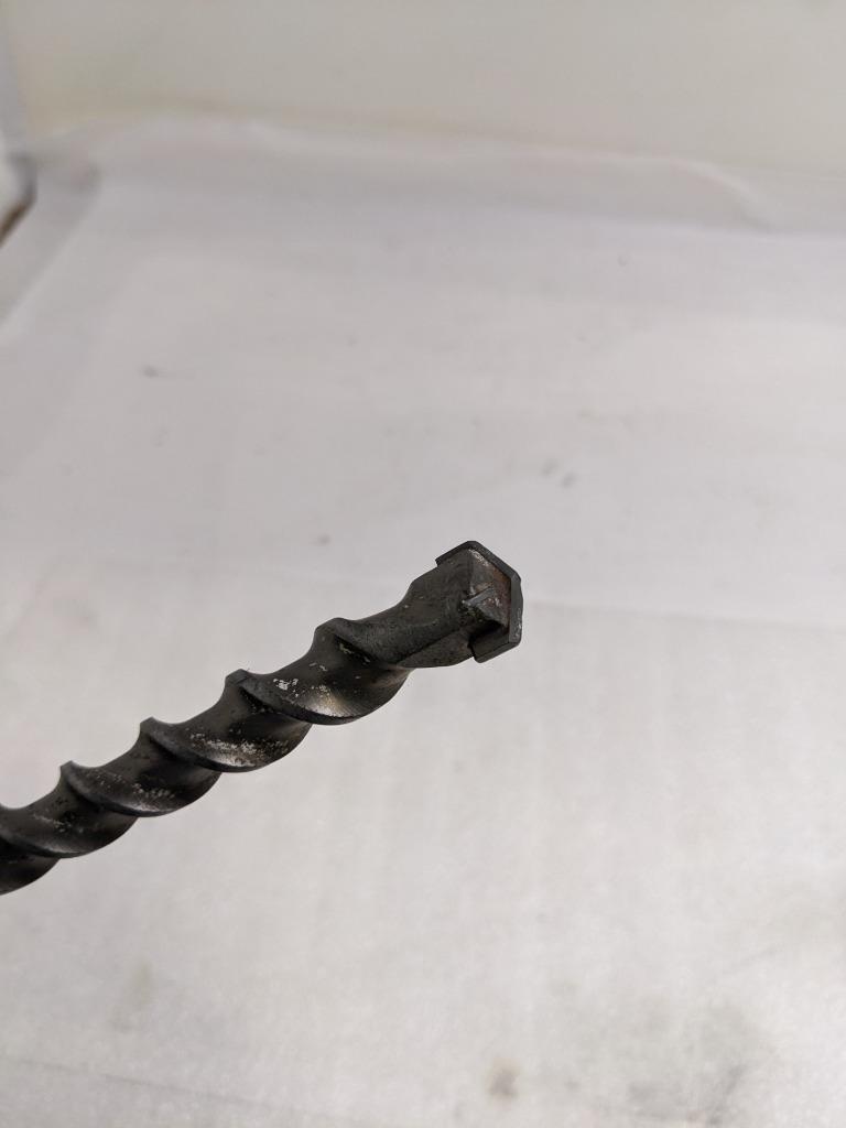 UNBRANDED SDS-MAX DRILL 3/4" X 17" CARBIDE WITH BENT CUTTER USED R22T2