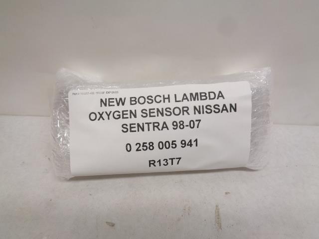 NEW BOSCH LAMBDA OXYGEN SENSOR NISSAN SENTRA 98-07 0 258 005 941 R13T7