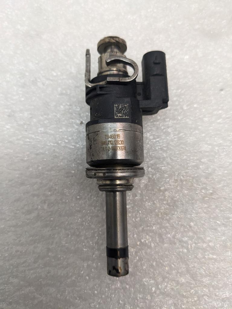 15-18 PORSCHE CAYENNE MACAN 958 TURBO FUEL INJECTOR 94611012830 USED R21SPB