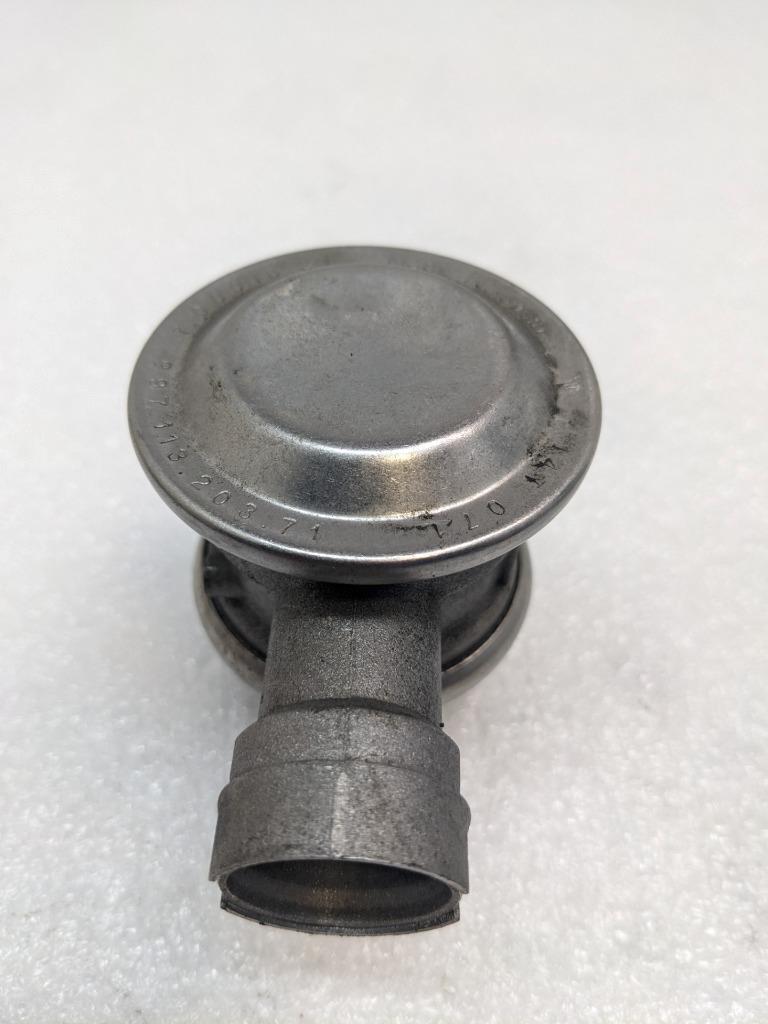 15-18 PORSCHE MACAN EGR SECONDARY AIR PUMP VALVE 99711320371 USED R21SPB