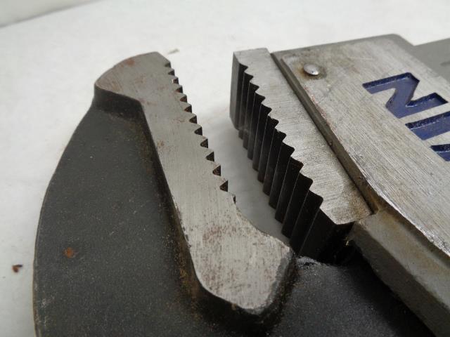 USED IRWIN VISE GRIP CAST ALUMINUM 48" PIPE WRENCH H1