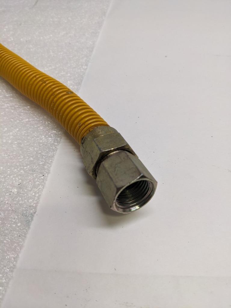 UNBRANDED GAS CONNECTOR 48" OAL 1/2" ID 1/2" MIP 5/8" OD YELLOW NEW R22T2