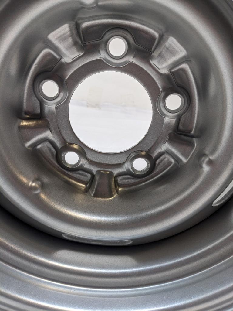 1 WHEEL VINTIQUES 344734044 34 CAMARO RALLYE SILVER SERIES 14X7 4.25BS NEW WR