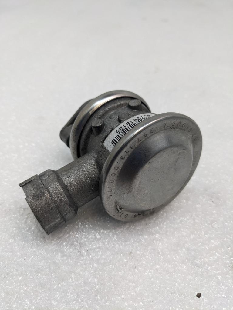 15-18 PORSCHE MACAN EGR SECONDARY AIR PUMP VALVE 99711320371 USED R21SPB