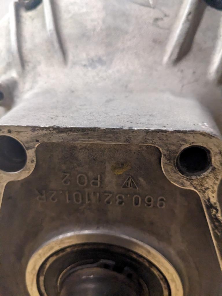 USED PORSCHE 1986 928 COMPLETE 5 SPEED AUTOMATIC TRANSMISSION ASSEMBLY B2