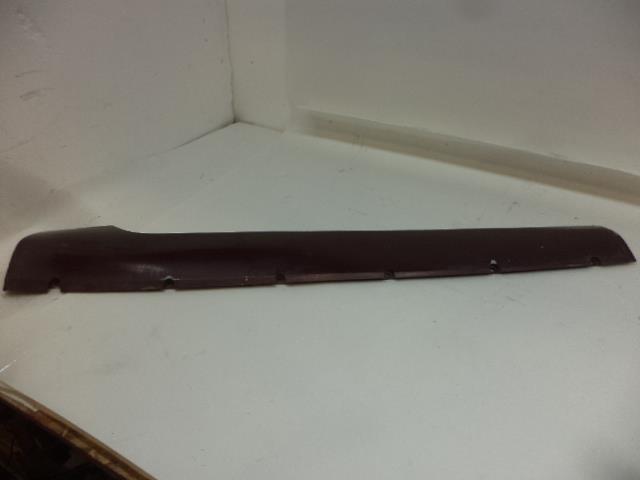 USED GENUINE PORSCHE ROCKER PANEL 928 559 086 02 PASSENGER SIDE BURGUNDY R20