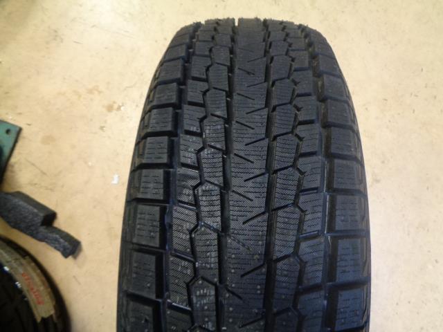 1 YOKOHAMA ICE GUARD G075 P 215 60 17 96T SL 110175138 TIRE BQ2