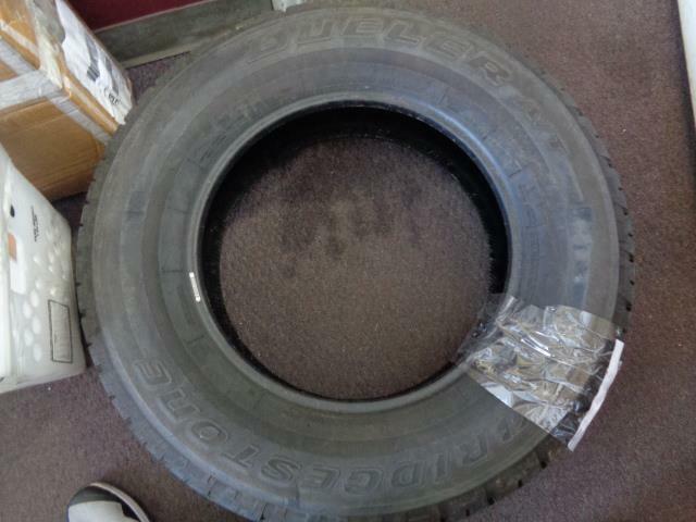 1 USED TIRE BRIDGESTONE DUELER AT 255 70 18 113T 865