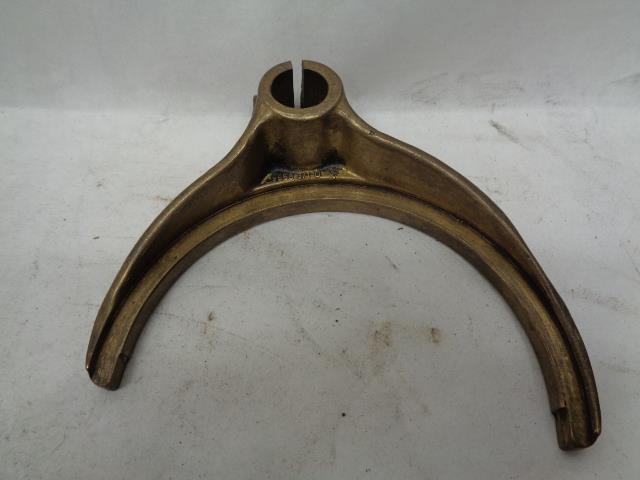 USED GENUINE PORSCHE MANUAL TRANSMISSION SHIFT FORK 915 303 111 00 R25T5