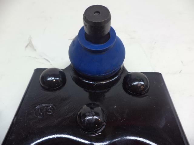 1 NOS MEVOTECH MK80390 FRONT LOWER CONTROL ARM WITH BALL JOINTFOR FORD  R9