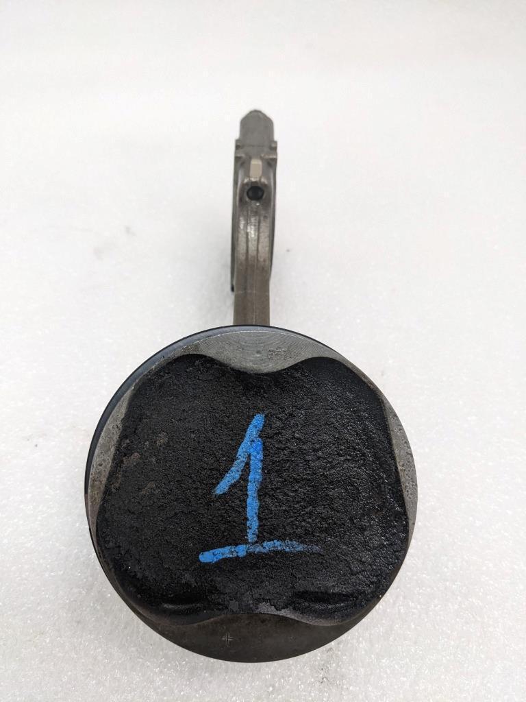 PORSCHE 911/996 CONNECTING PISTON ROD #1 9961031026R USED 996BGL2T2