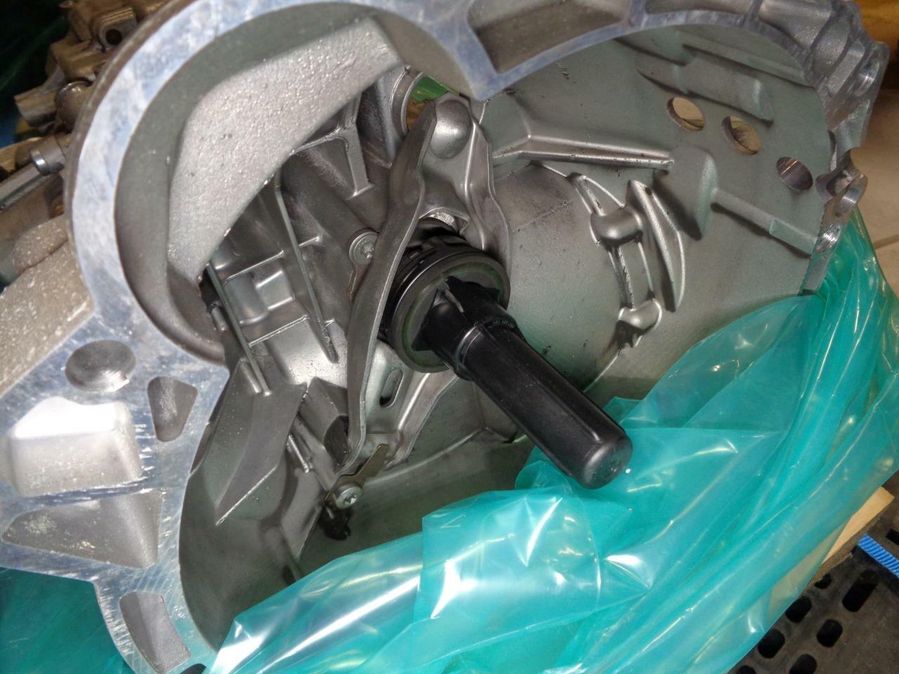 USED GENUINE PORSCHE 981 CAYMAN BOXSTER 6 SPEED TRANSMISSION 981 300 020 22