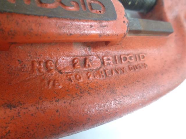 1 USED RIDGID 32820 2-A HEAVY DUTY PIPE CUTTER 1/8"-2" R28