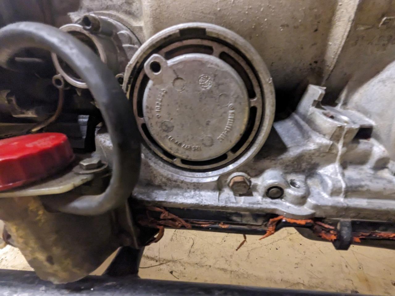 USED PORSCHE 1986 928 COMPLETE 5 SPEED AUTOMATIC TRANSMISSION ASSEMBLY B2