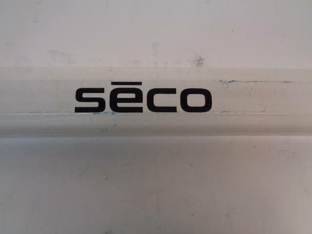 1 NEW SECO RECTENGULAR SERIES METRIC LEVELING ROD 5 METER 92046 SR