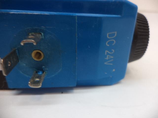 USED HY-SPEC SOLENOID OPERATED DIRECTIONAL VALVE 24 V 160817-057 R4TD
