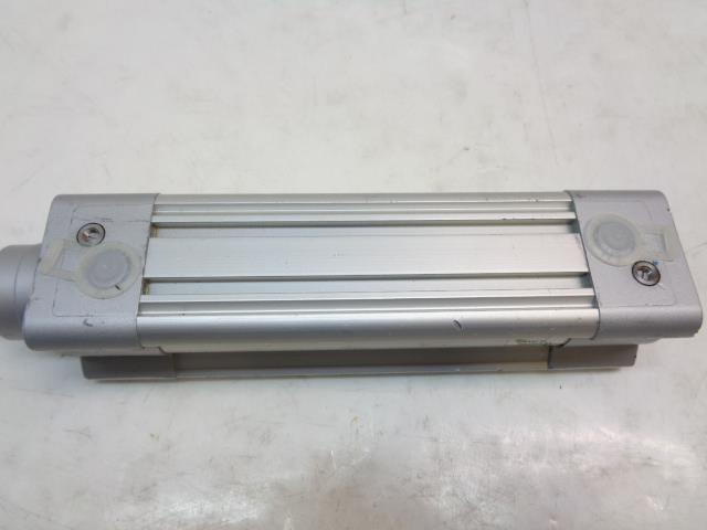 USED FESTO DSBC-40-100-PPVA-N3 12BAR PNEUMATIC ACTUATOR R32T2