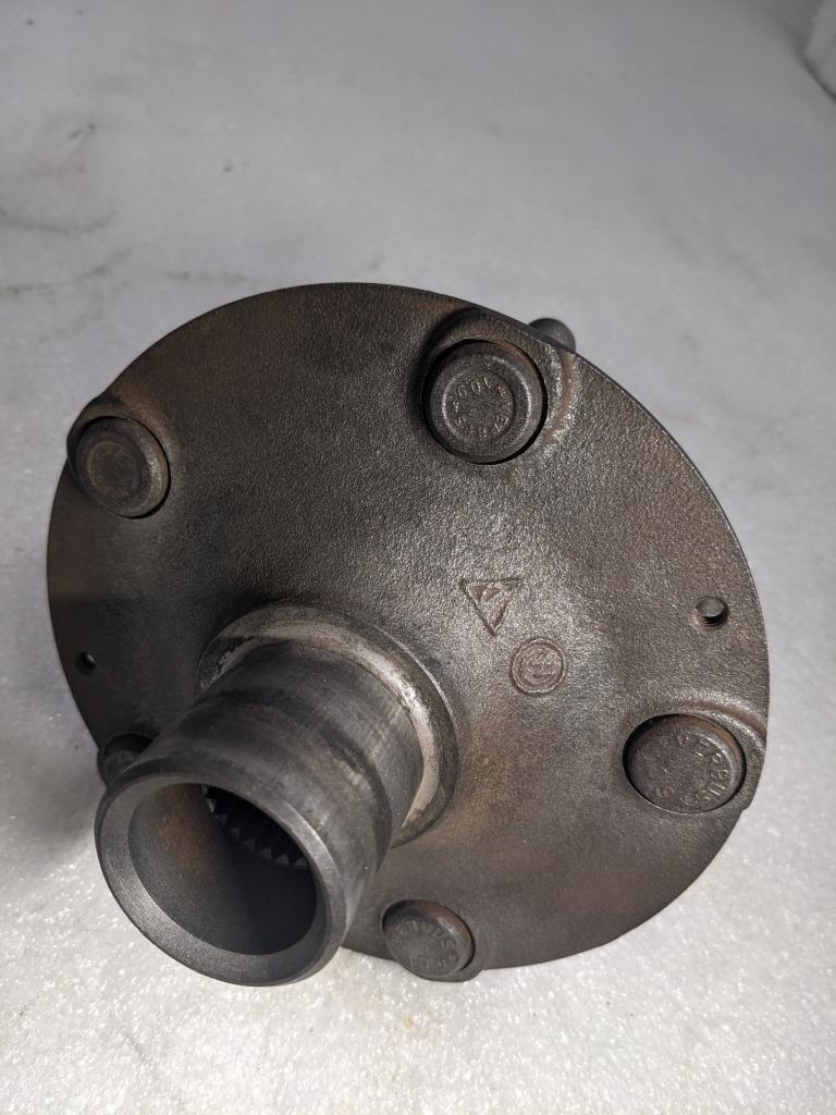 1986 PORSCHE 911 3.2 CARRERA WHEEL HUB 5-BOLT PATTERN 28 SPLINE USED 996B.G.L.