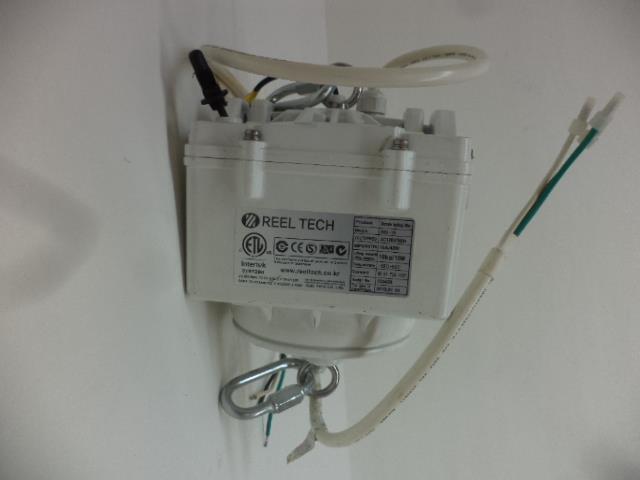 1 NEW REEL TECH HSI-18 Hook Remote Lighting Lifter Dual Wire 16A 40W 120V R29