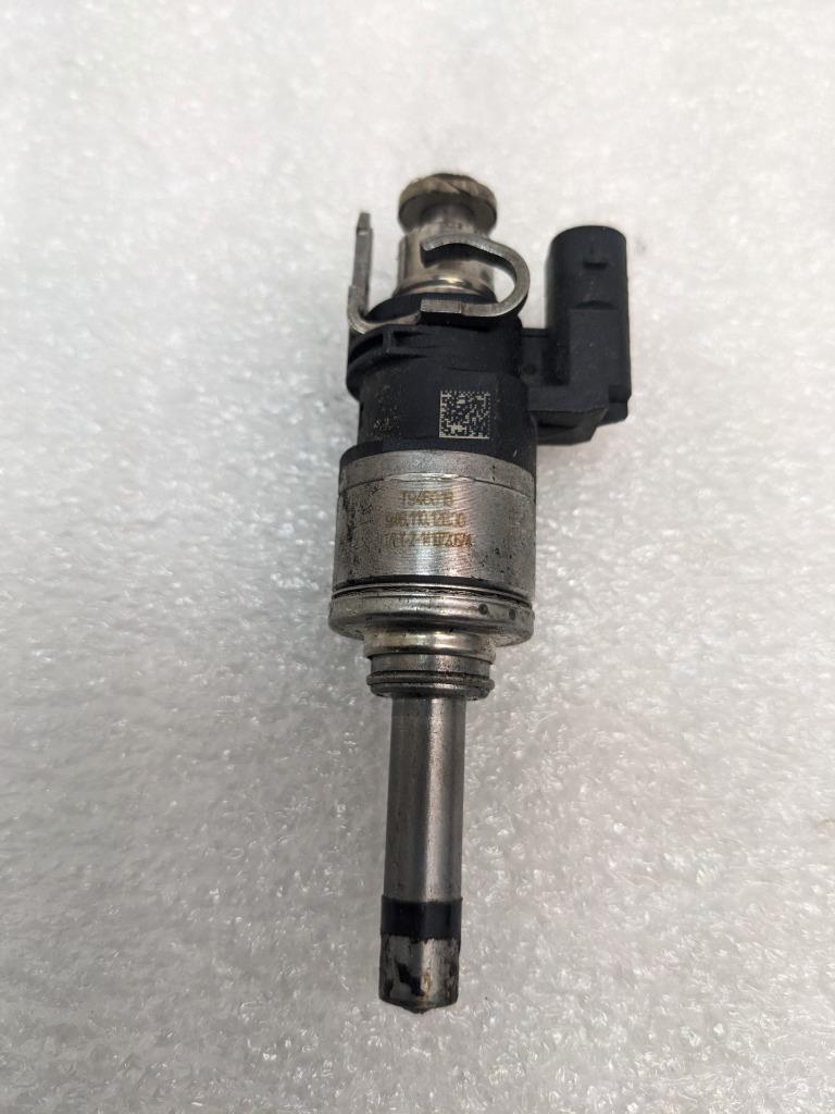15-18 PORSCHE CAYENNE MACAN 958 TURBO FUEL INJECTOR 94611012830 USED R21SPB