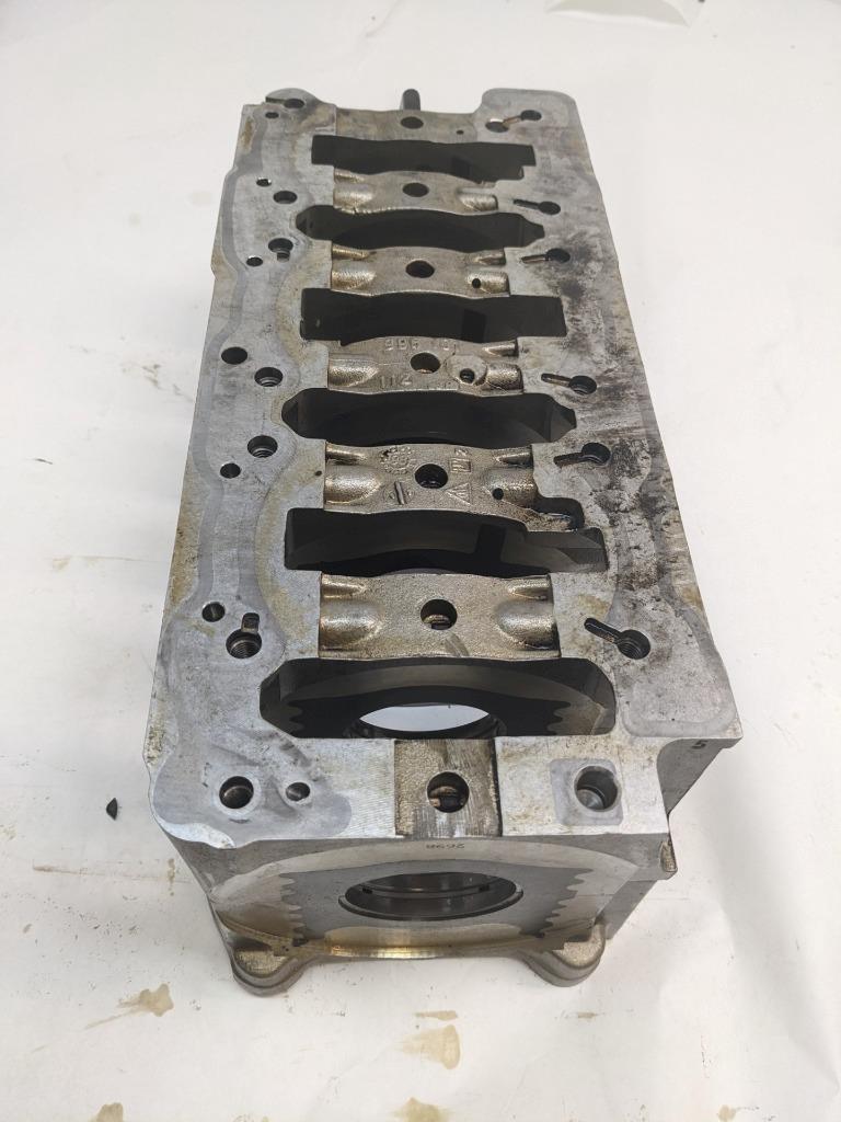 1998 PORSCHE 911 CRANKSHAFT BEARING CASE/CARRIER 9961011123R USED 996BGL2