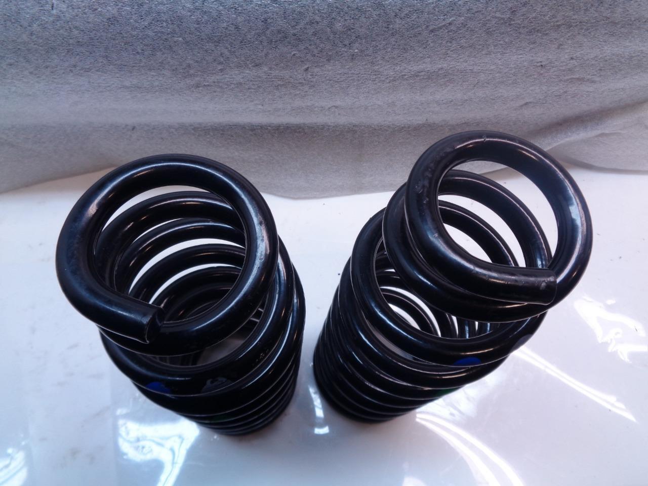 USED FRONT COIL SPRINGS FOR PORSCHE MACAN 2019-2020 95B-411-106-J-504 R24T4