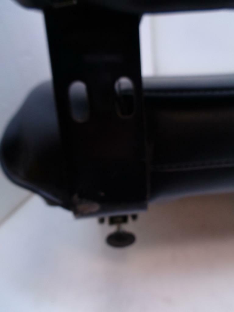 NEW GENUINE CAT INDUSTRIAL MULTI TERRAIN LOADER BLACK VINYL CUSHION SEAT SR