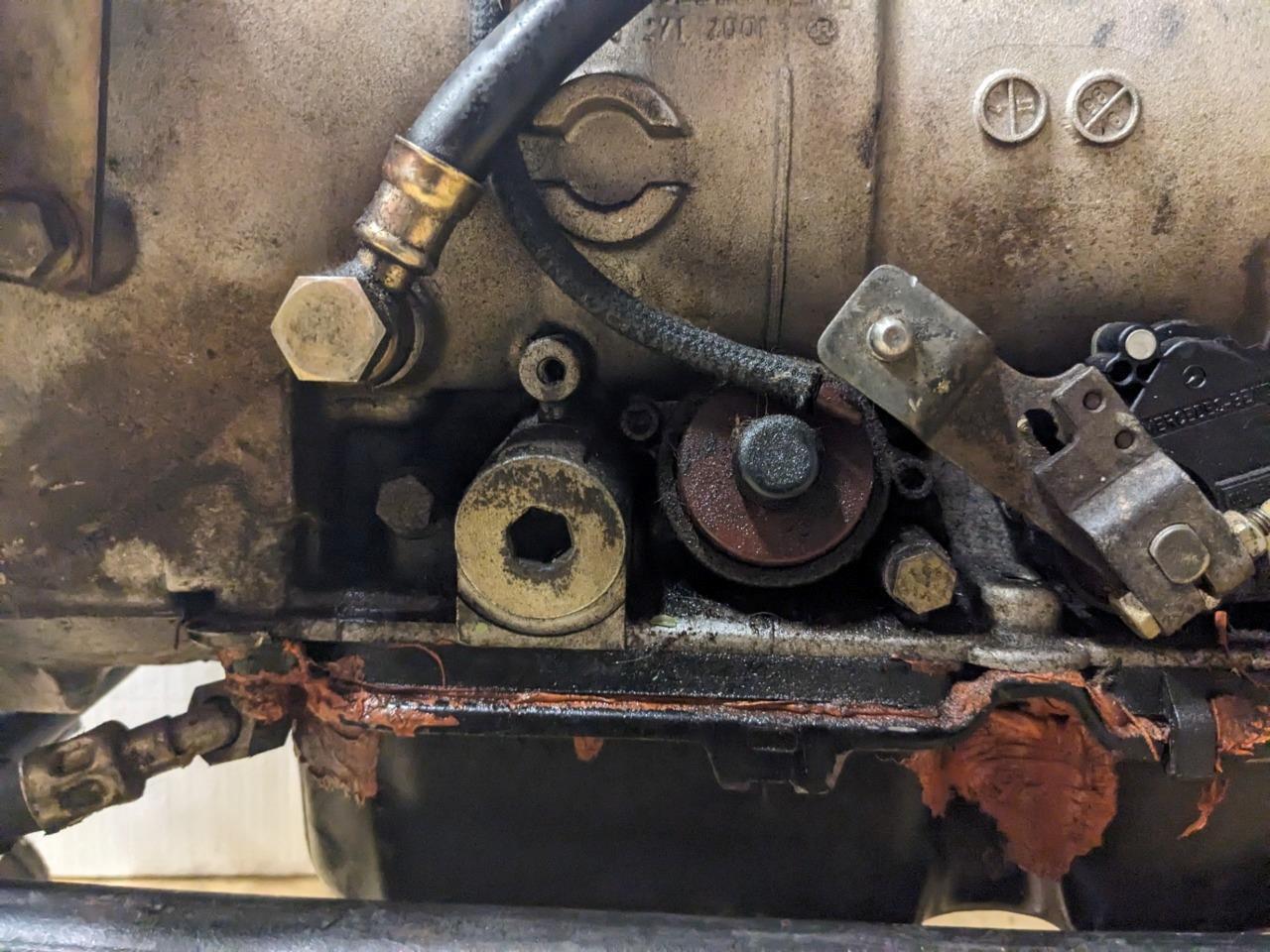 USED PORSCHE 1986 928 COMPLETE 5 SPEED AUTOMATIC TRANSMISSION ASSEMBLY B2