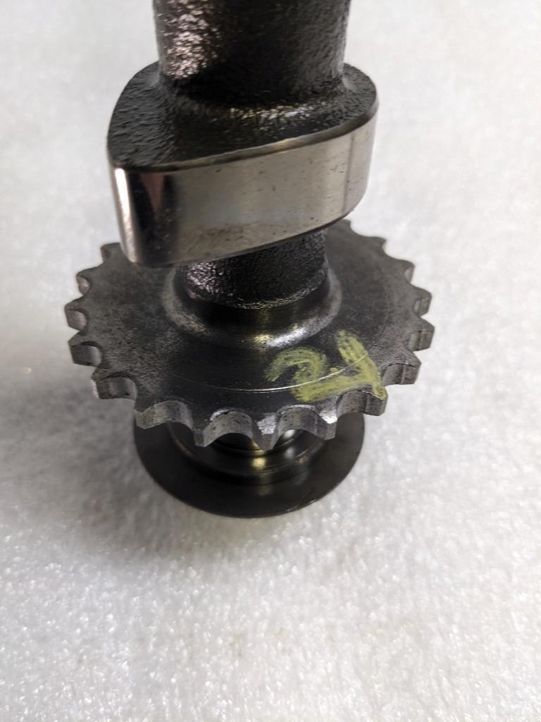 PORSCHE 911 996 (1998-2005) CAMSHAFT INTAKE (CYLINDER4-6) 996221 USED 996B.G.L.