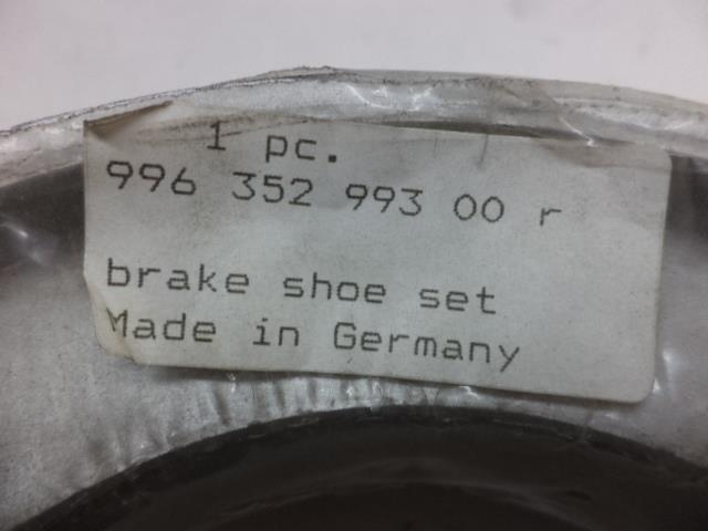 NEW PORSCHE PARKING BRAKE SHOE SET 996 352 993 00 FITS 718,911,918,924&MORE R5TF