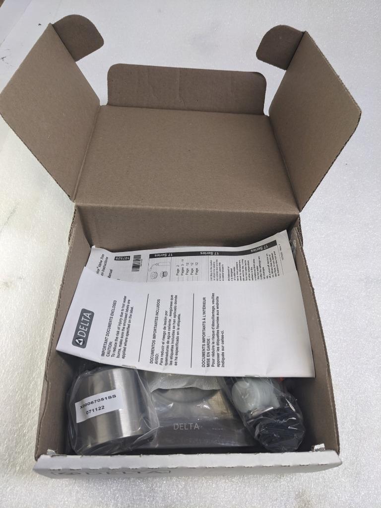 DELTA TESLA SINGLE-HANDLE 3-SPRAY SHOWER FAUCET TRIM KIT T17252-SS NEW R27