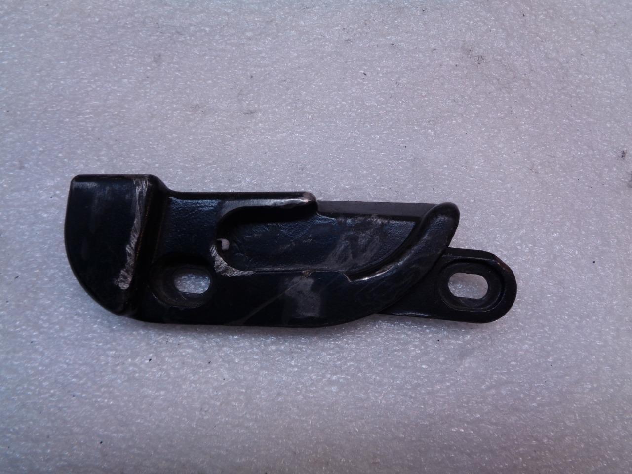 USED GENUINE PORSCHE LEFT CONVERTIBLE TOP LATCH GUIDE 911 561 739 03 R21SPB