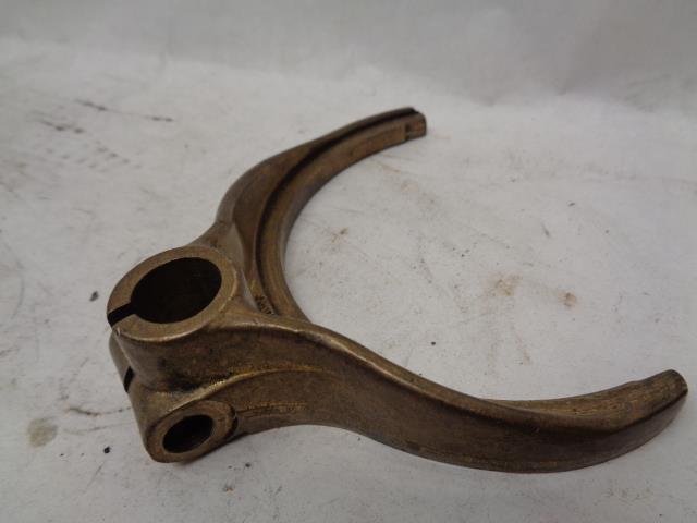 USED GENUINE PORSCHE MANUAL TRANSMISSION SHIFT FORK 915 303 111 00 R25T5