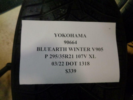 1 NEW TIRE YOKOHAMA BLUEARTH WINTER V905 P 295 35 21 107V XL 74027