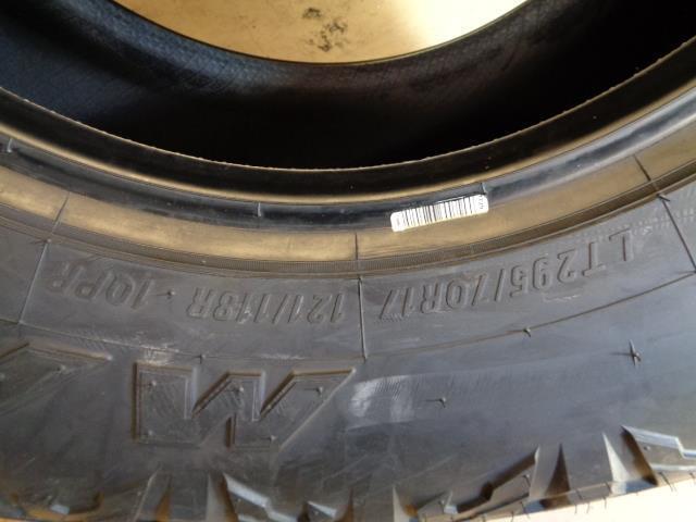 MAXXIS RAZR AT BSW LY 295 70 17 121/118R LRE 10PLY TIRE TL00049600 BQ4