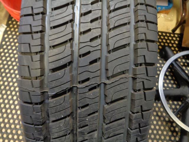 1 NOS UNIROYAL LAREDO CROSS COUNTRY TOUR  255 65 18 111T TIRE 26607 Q1