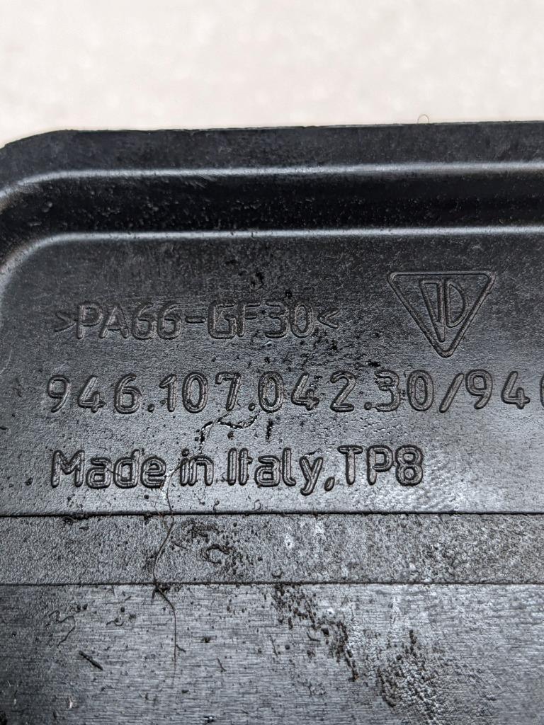 15-18 PORSCHE MACAN OIL TUB BULKHEAD 94610704230 USED R21