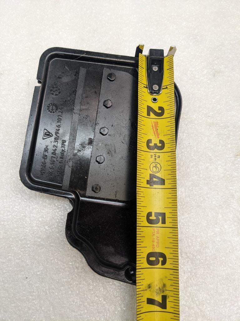 15-18 PORSCHE MACAN OIL TUB BULKHEAD 94610704230 USED R21