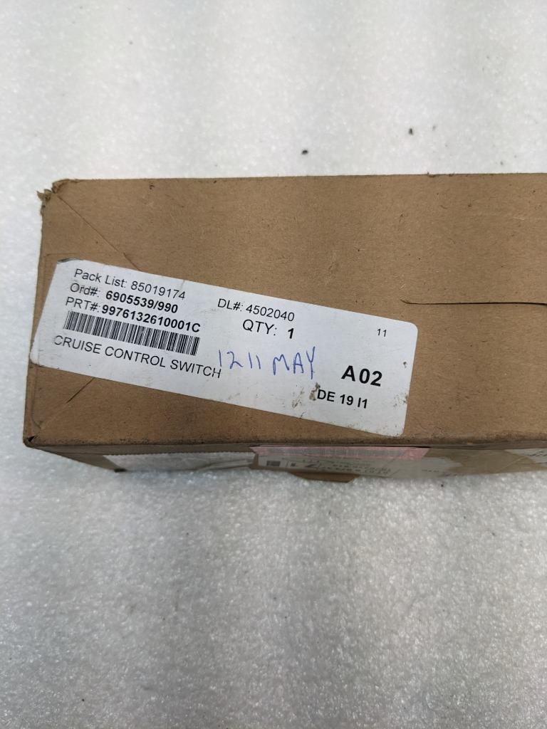 DAMAGED PORSCHE 9976132610001C CRUISE CONTROL SWITCH FOR 911/BOXSTER NEW R23