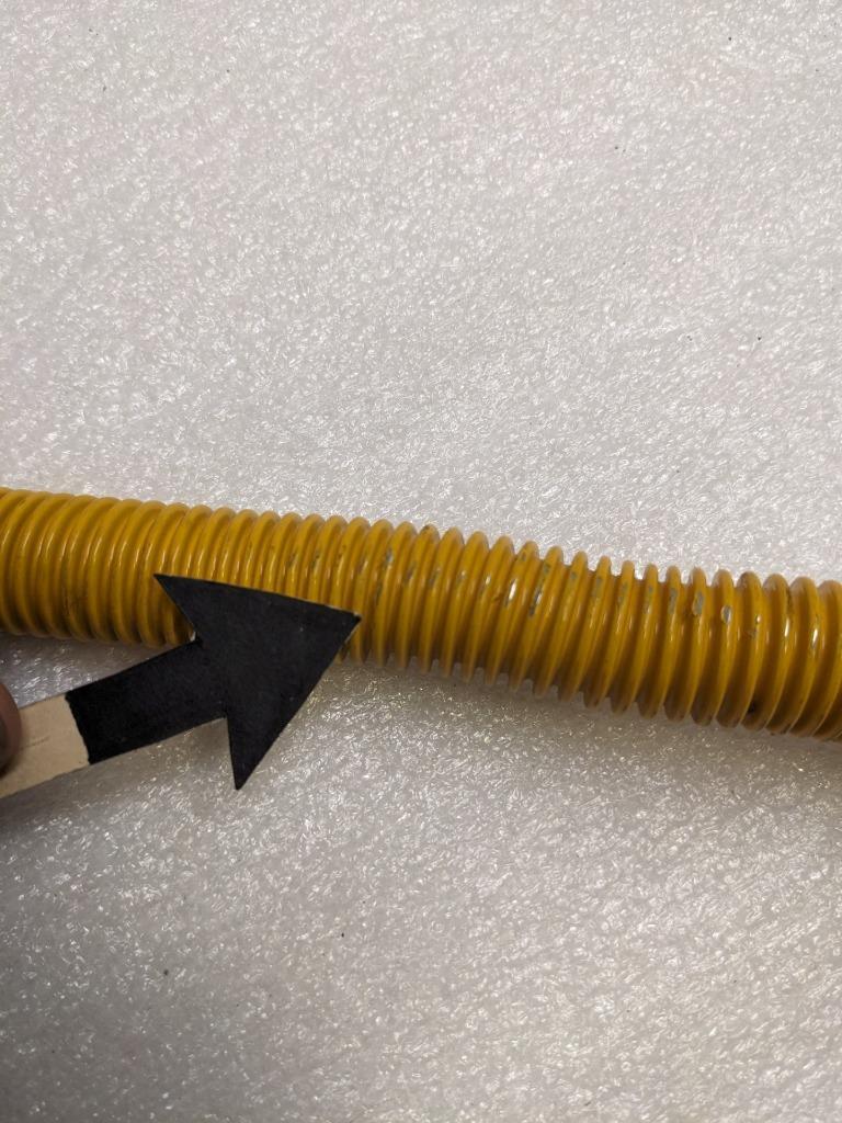 UNBRANDED GAS CONNECTOR 48" OAL 1/2" ID 1/2" MIP 5/8" OD YELLOW NEW R22T2