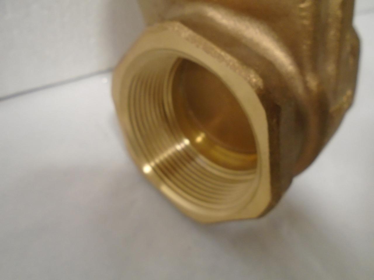 NEW NIBCO 2 1/2 Pipe, Class 125, Threaded Bronze Solid Wedge Stem Gate Valve R22