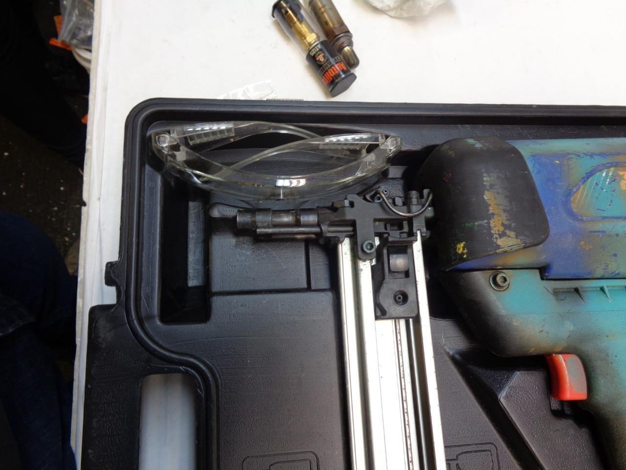 USED BLUE POWERS TRAK IT GAS NAILER 55011 C3 WITH EYE WEAR BSR35