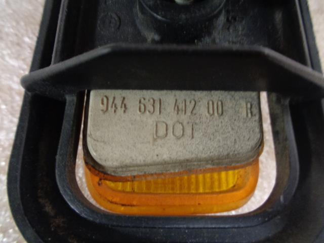 OEM USED PORSCHE FRONT LEFT CORNER SIGNAL LAMP (DAMAGED) VARIOUS MODELS R31T3