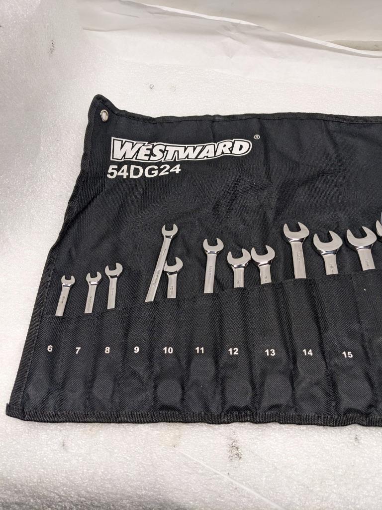 15-PIECE RATCHETING WRENCH SET, METRIC, 6MM TO 20MM HEAD SIZES 54DG24 NEW R22